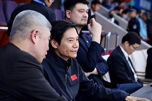 要布置战术？对阵辽宁北京总教练许利民直接坐在乔里欧旁边